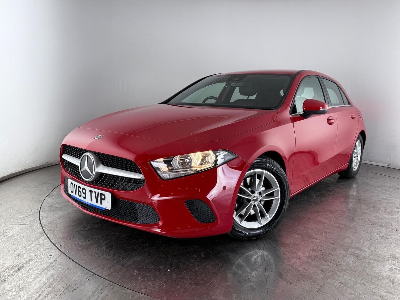 Mercedes-Benz A Class thumbnail Front Left