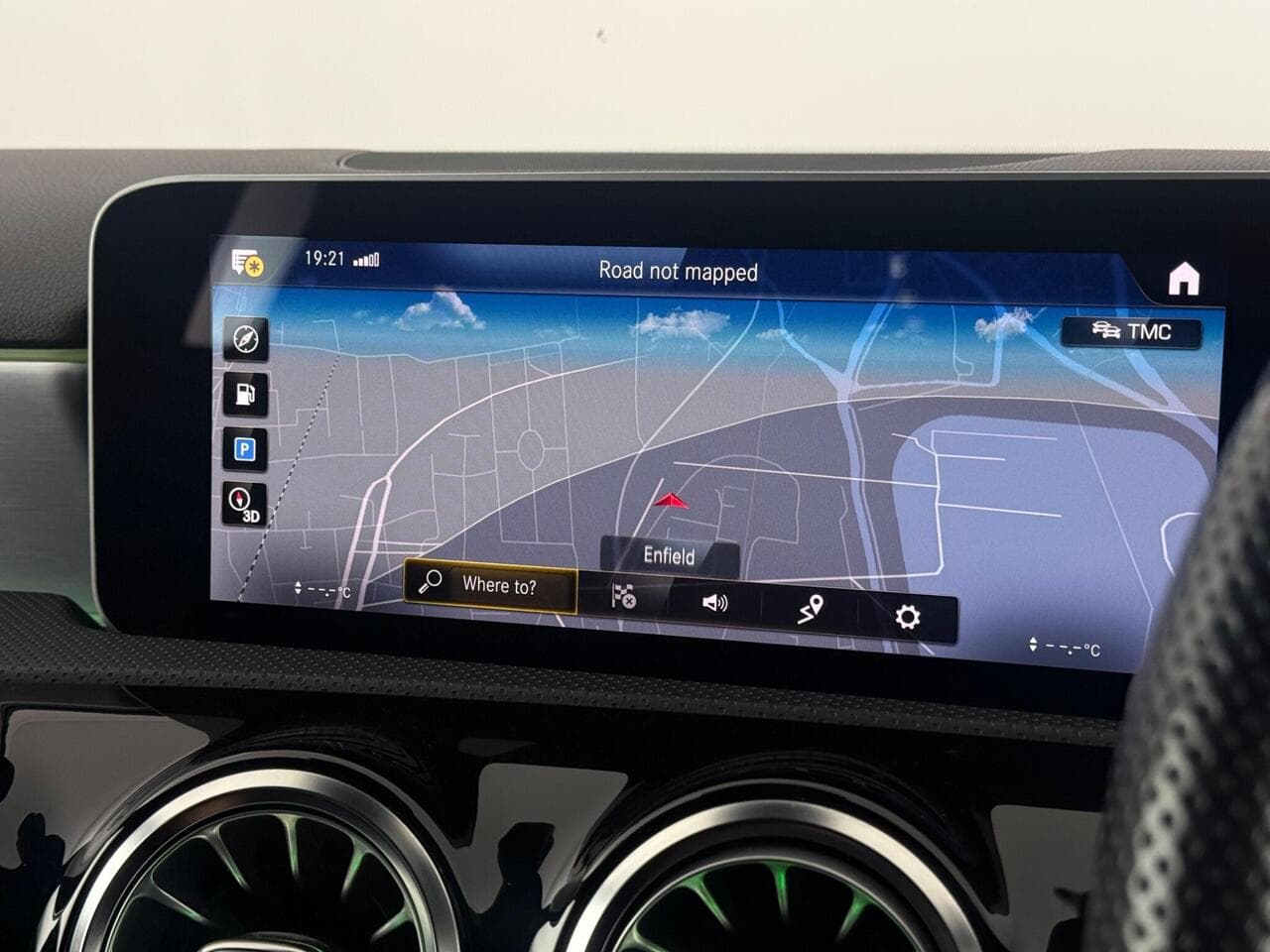 Mercedes-Benz A Class thumbnail Infotainment System