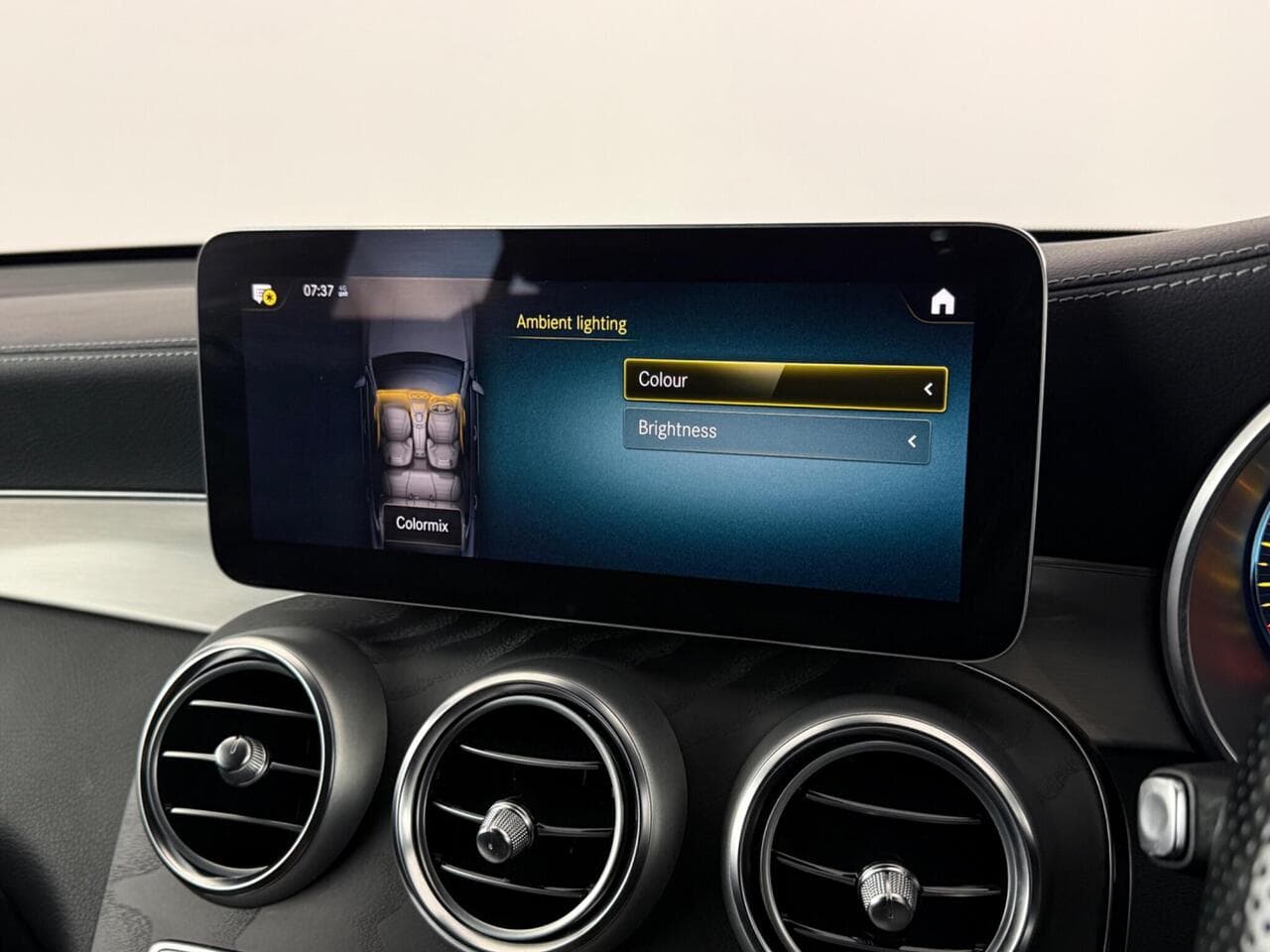 Mercedes-Benz GLC thumbnail Infotainment System