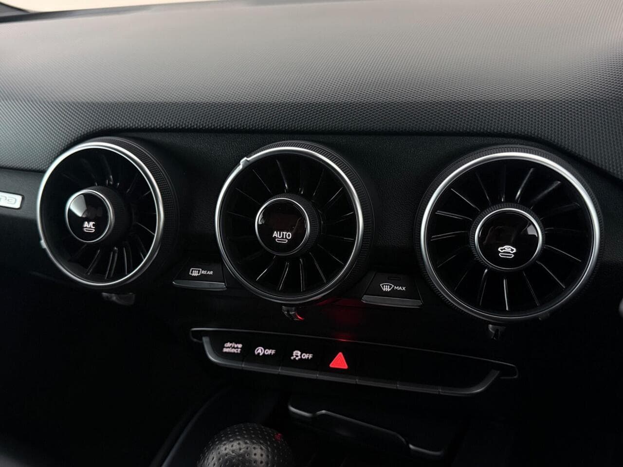 Audi TTS thumbnail Interior Front