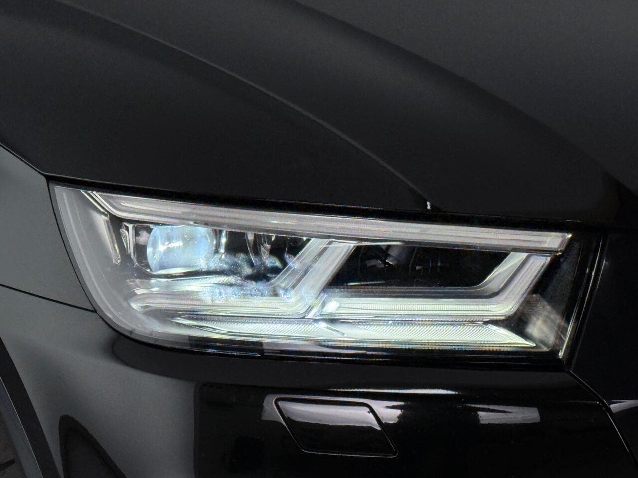 Audi Q5 thumbnail Lights Front