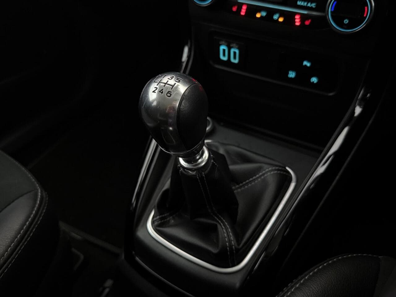 Ford EcoSport thumbnail Interior Front