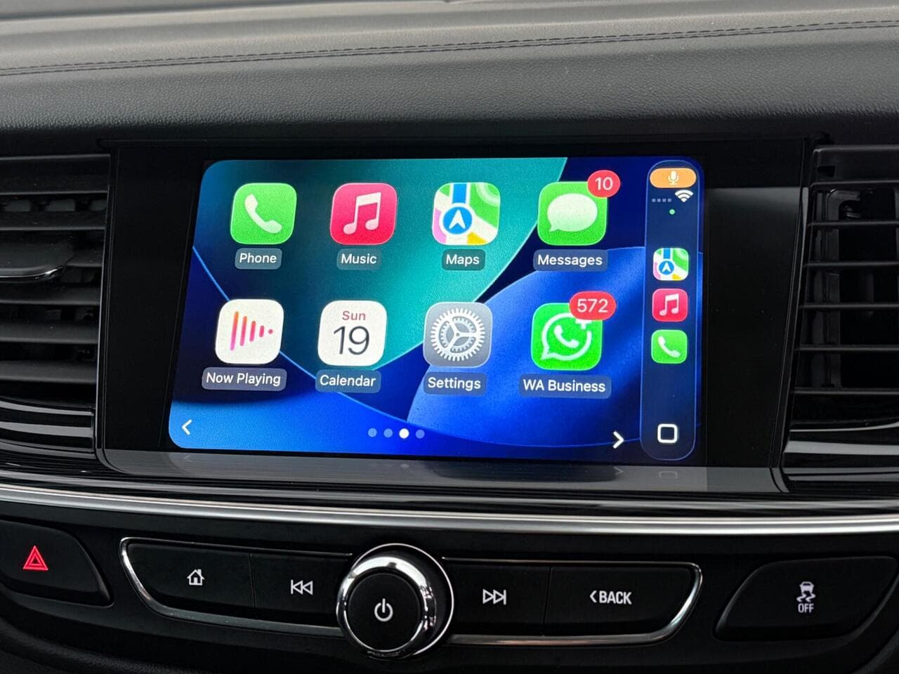 Vauxhall Insignia thumbnail Infotainment System