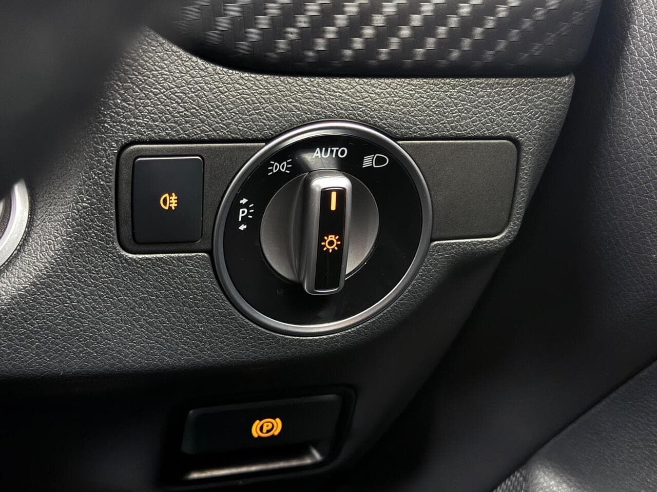 Mercedes-Benz A Class thumbnail Misc Controls