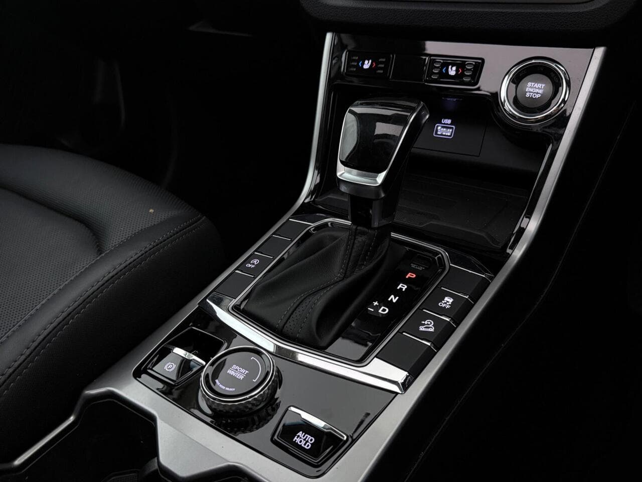 SsangYong Korando thumbnail Interior Front