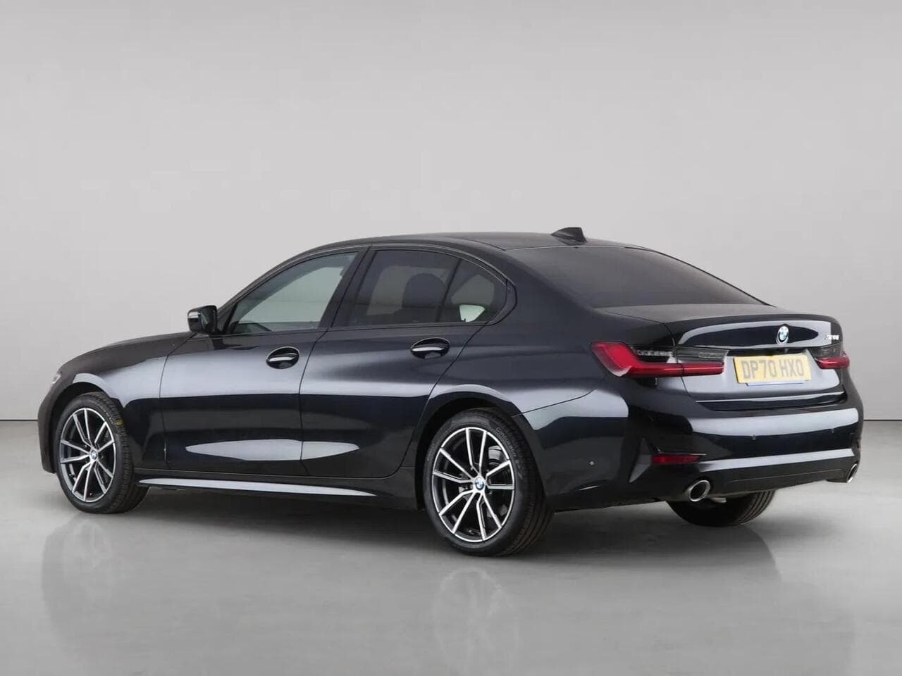 BMW 3 Series thumbnail Rear Left