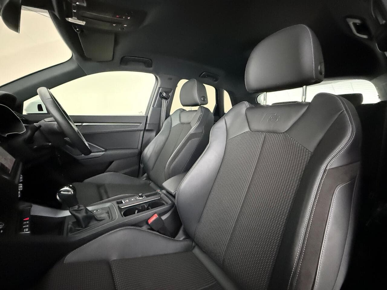 Audi Q3 thumbnail Seat Front Passenger