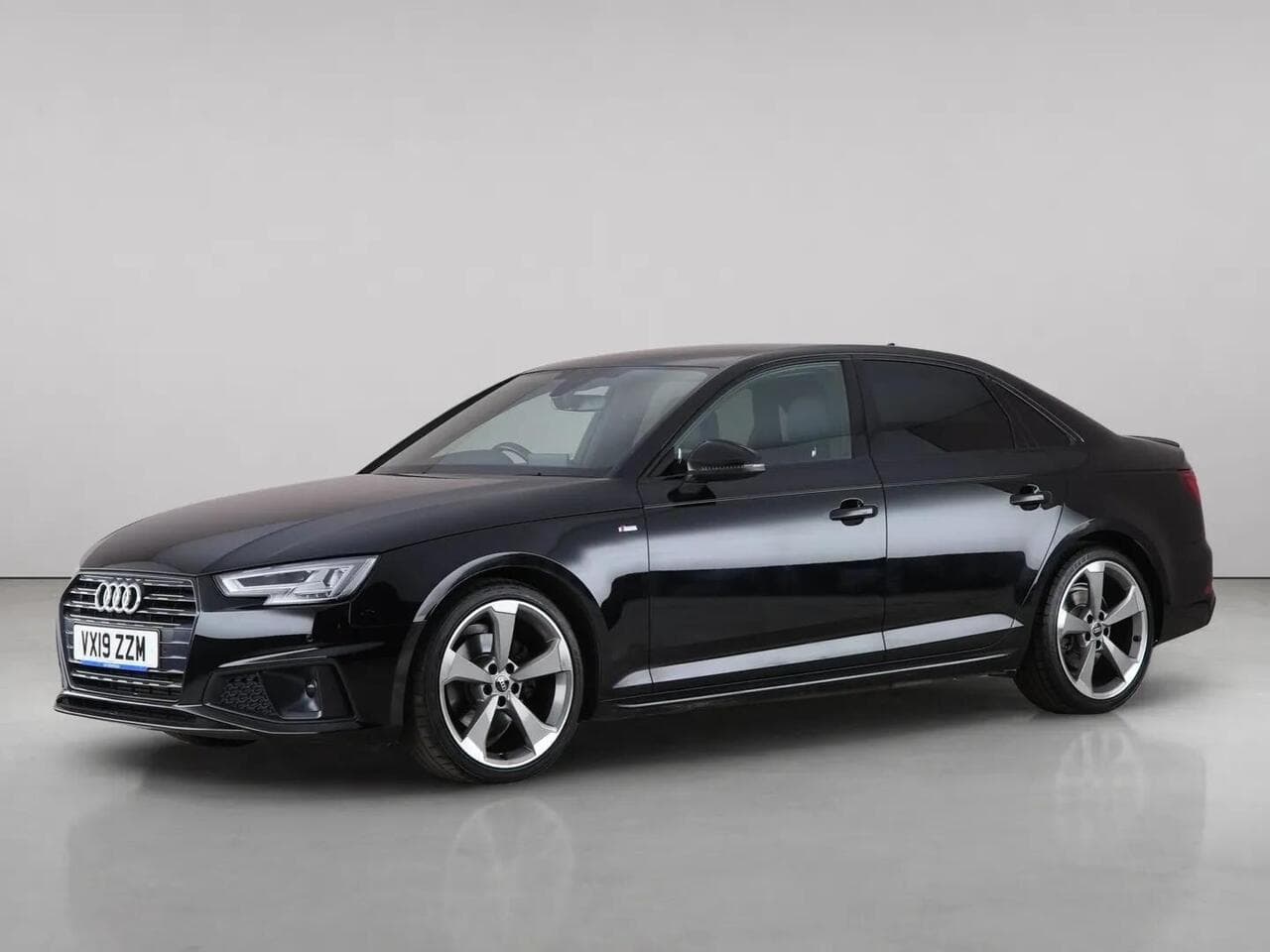 Audi A4 thumbnail Front Left