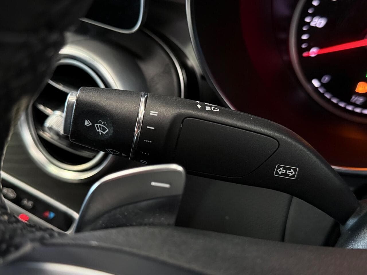 Mercedes-Benz C Class thumbnail Misc Controls