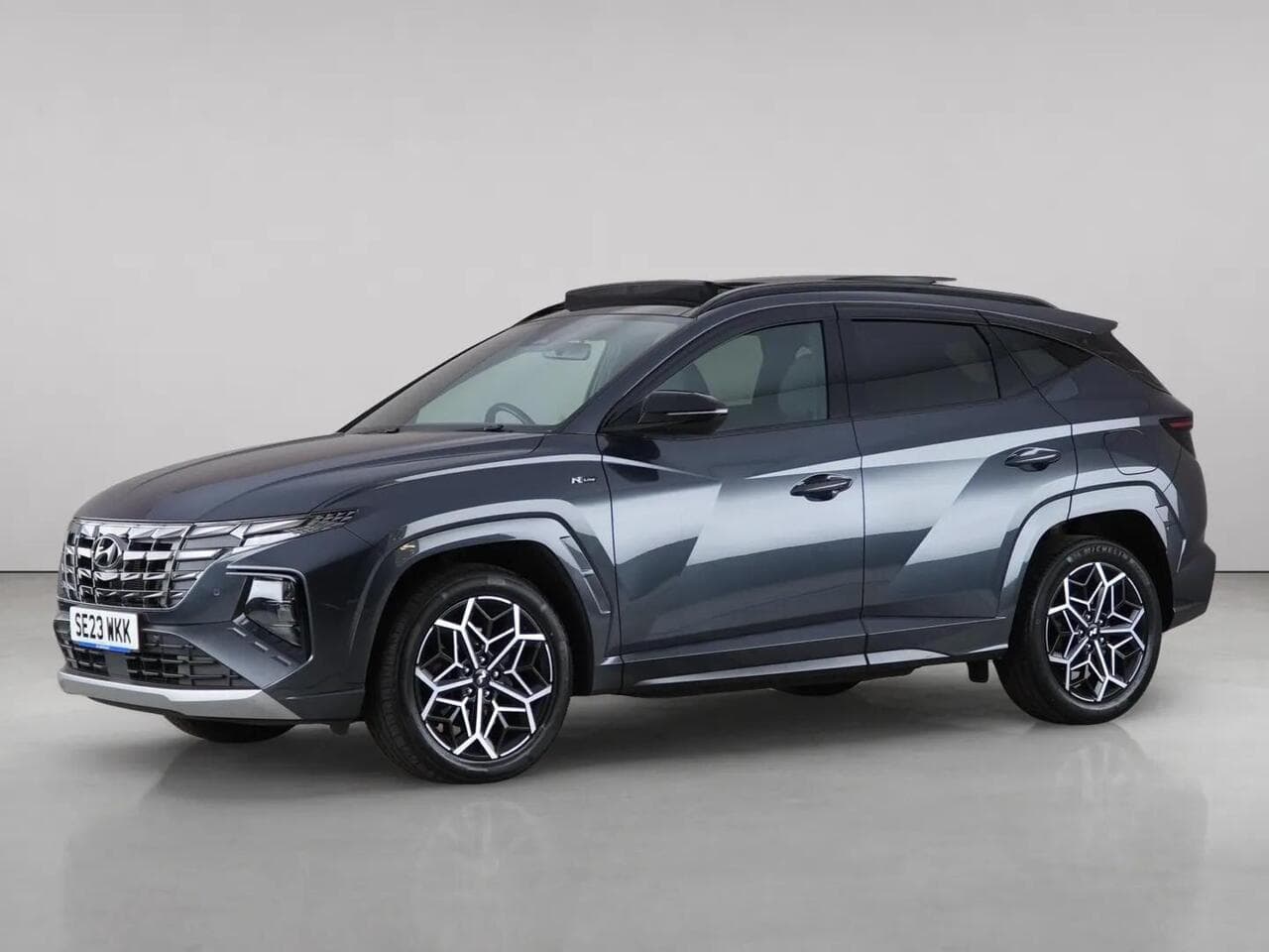 Hyundai TUCSON thumbnail Front Left