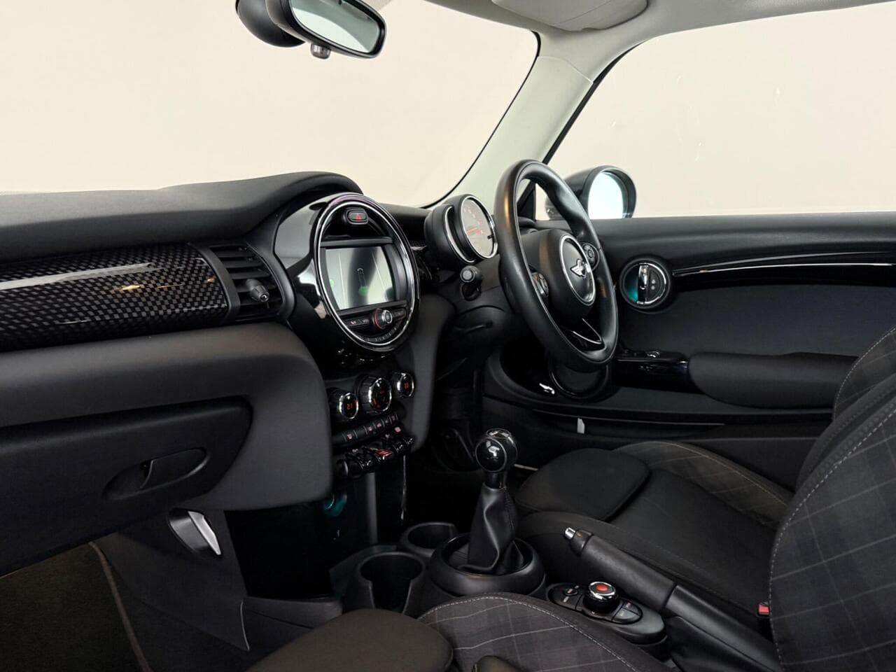 MINI Hatch thumbnail Interior Front
