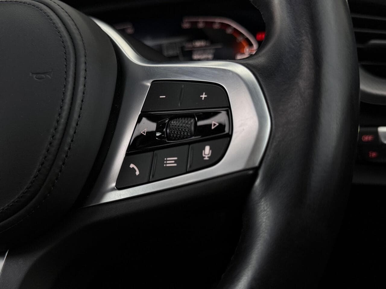 BMW 1 Series thumbnail Misc Controls