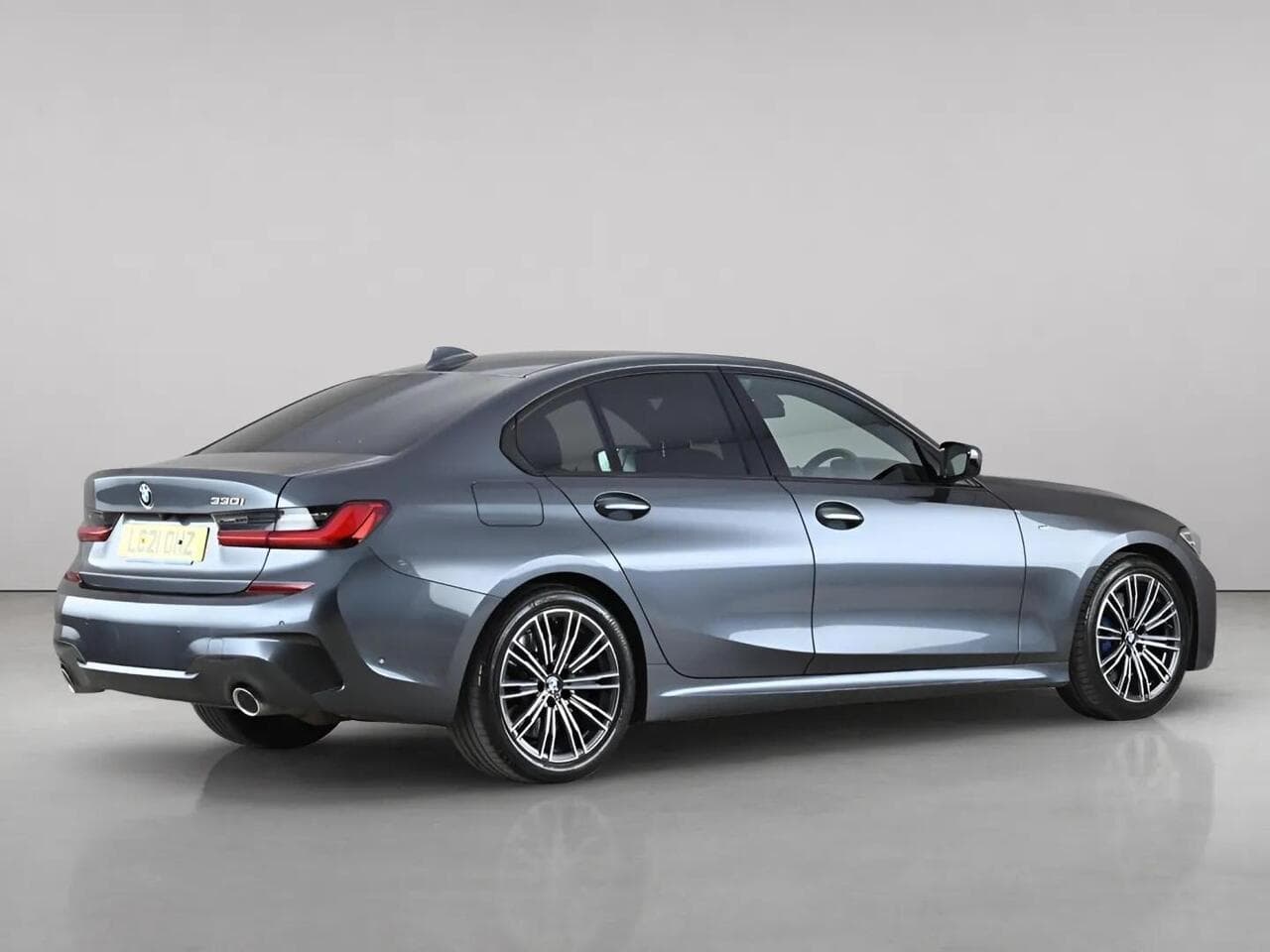 BMW 3 Series thumbnail Side Right