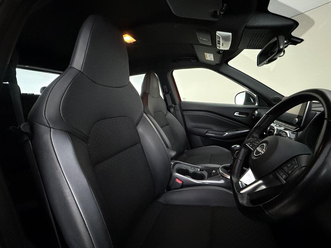 Nissan Juke thumbnail Seat Driver
