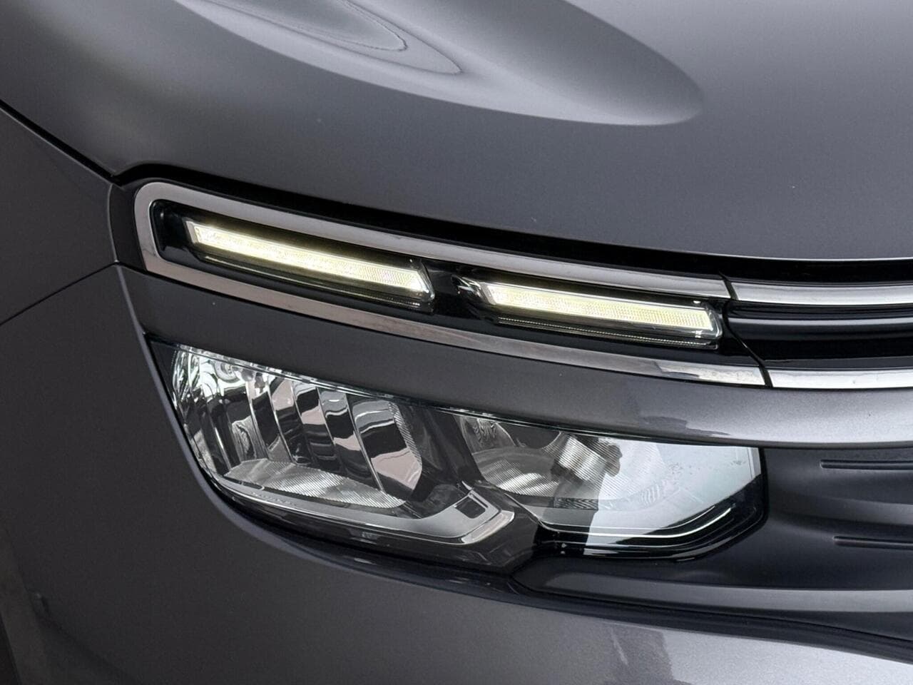 Citroen C5 Aircross thumbnail Lights Front