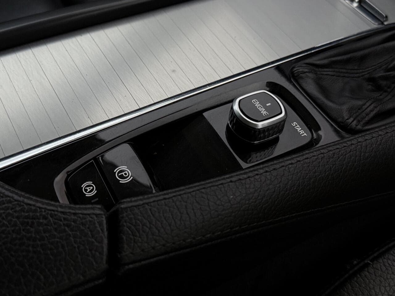 Volvo XC90 thumbnail Misc Controls