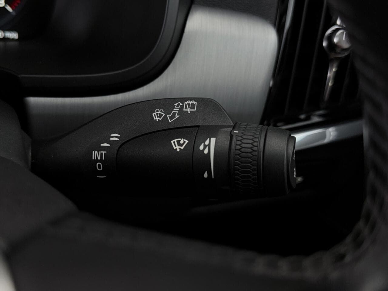 Volvo V90 thumbnail Misc Controls
