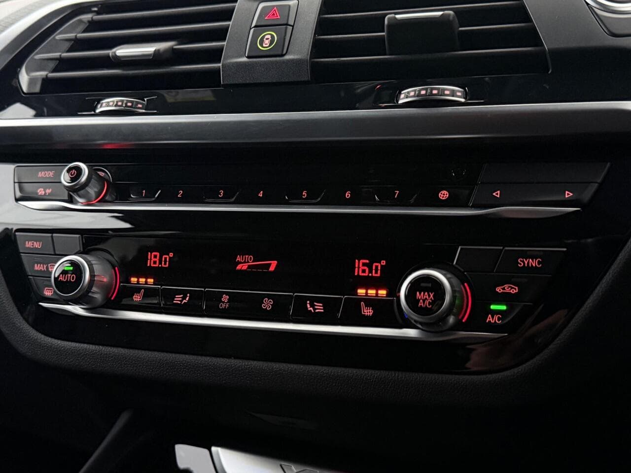 BMW X3 thumbnail Infotainment System