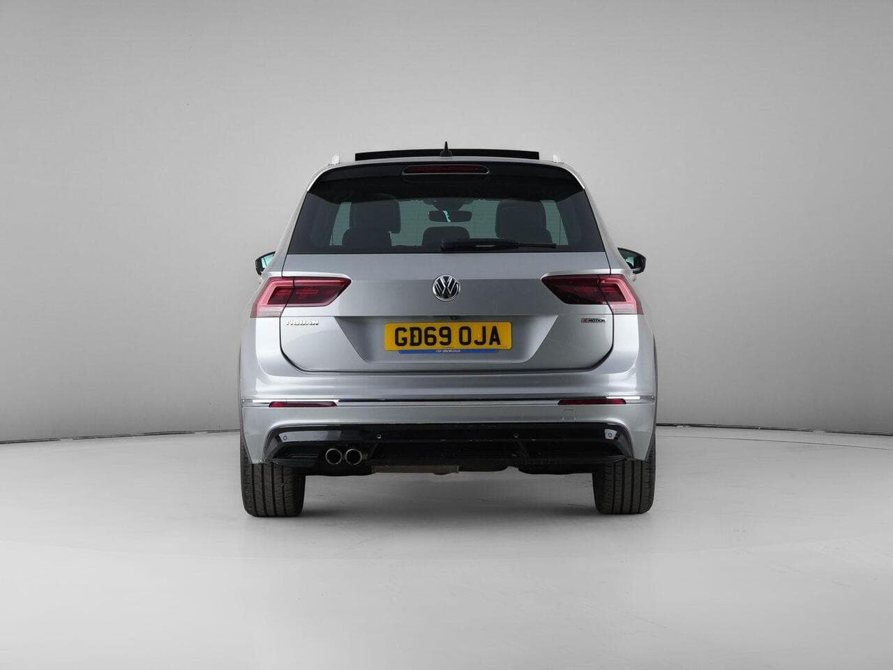 Volkswagen Tiguan thumbnail Rear