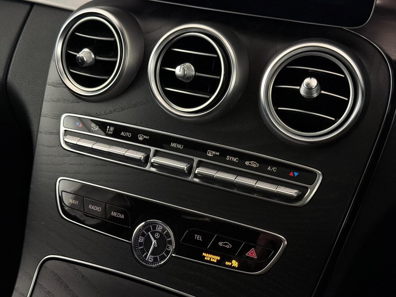 Mercedes-Benz C Class thumbnail Misc Controls