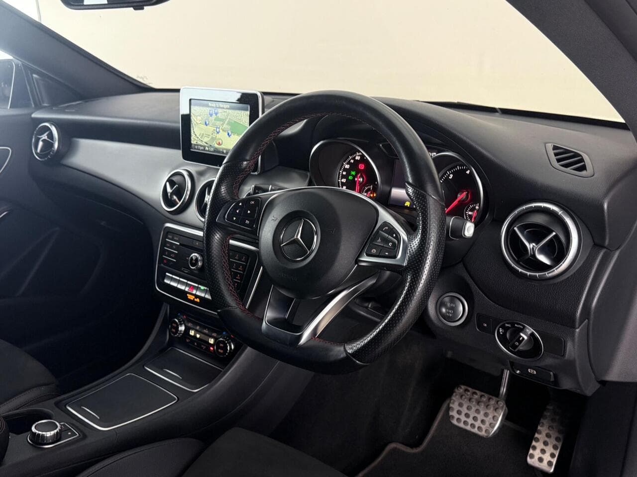 Mercedes-Benz CLA thumbnail Interior Front