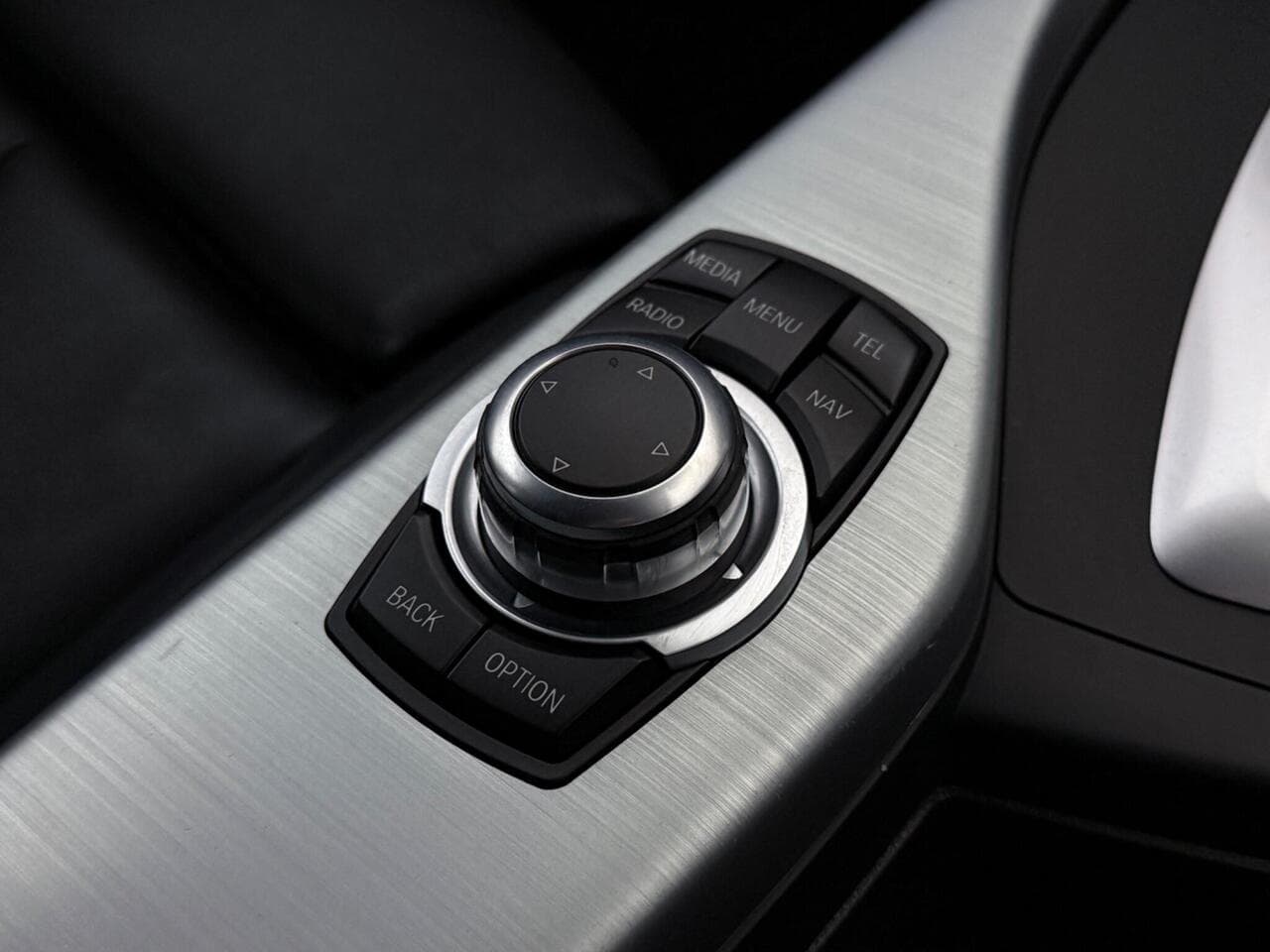 BMW 1 Series thumbnail Misc Controls