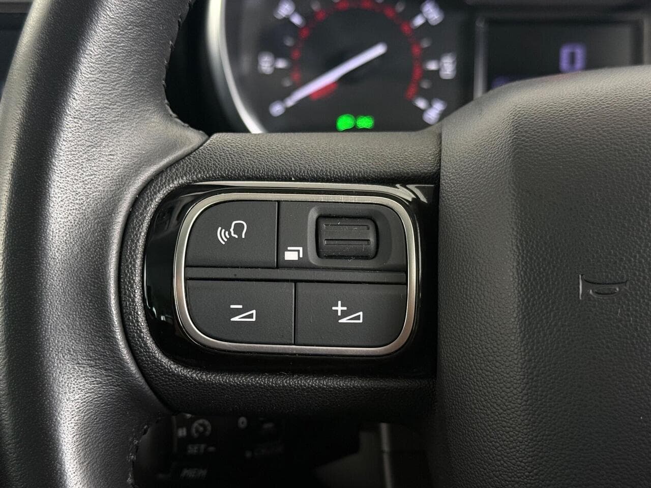 Citroen C3 Aircross thumbnail Misc Controls