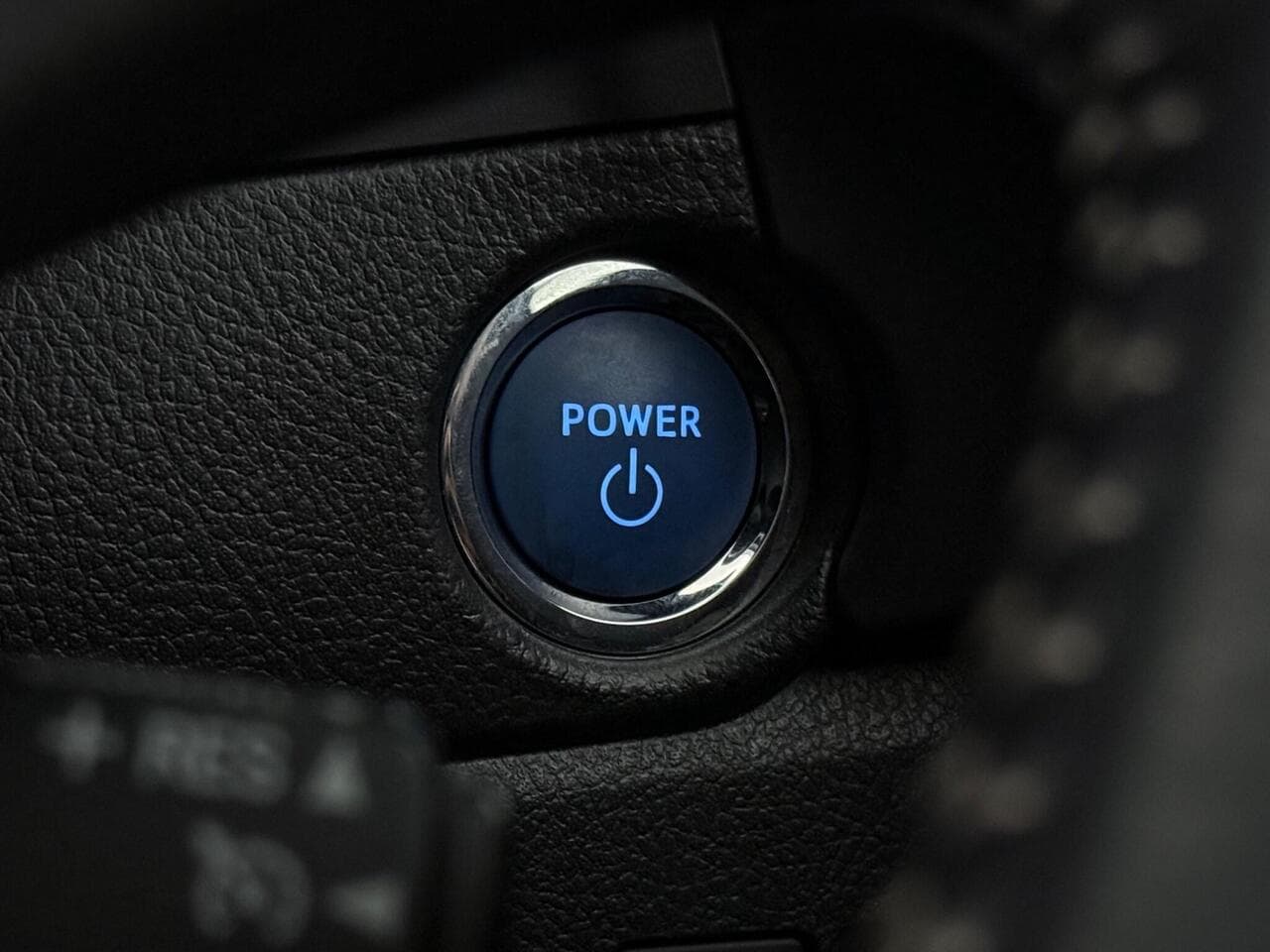 Toyota Auris thumbnail Misc Controls