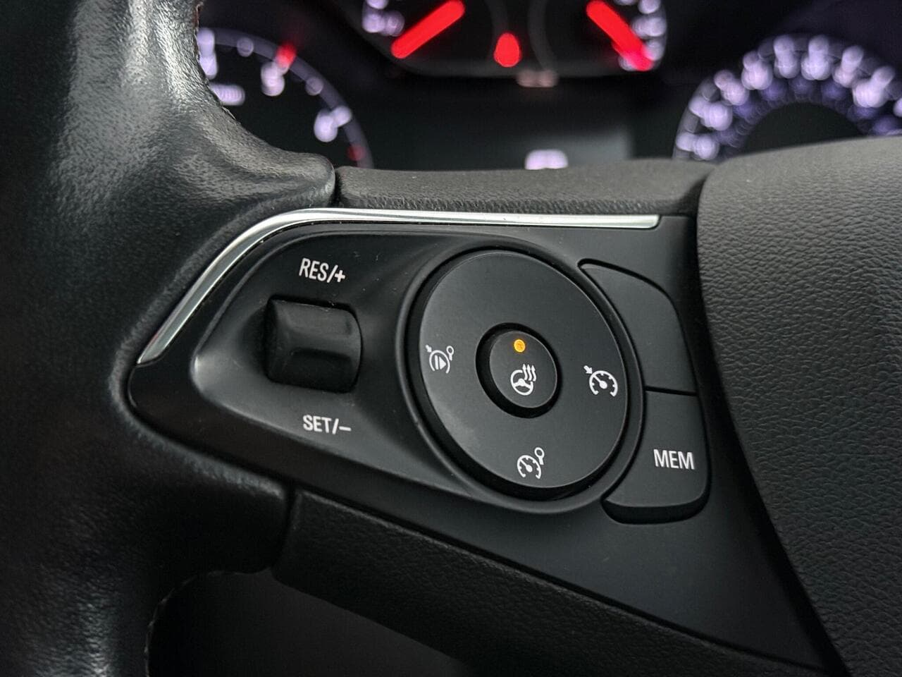 Vauxhall Crossland thumbnail Misc Controls