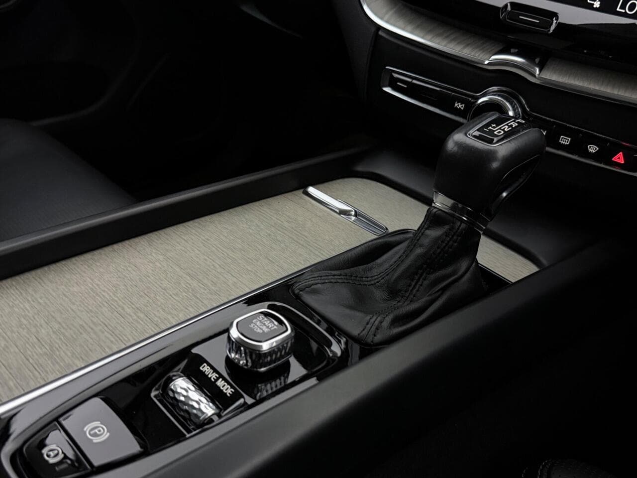 Volvo XC60 thumbnail Interior Front