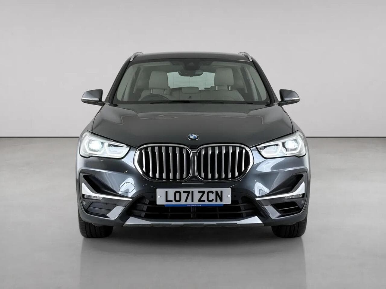 BMW X1 thumbnail Front