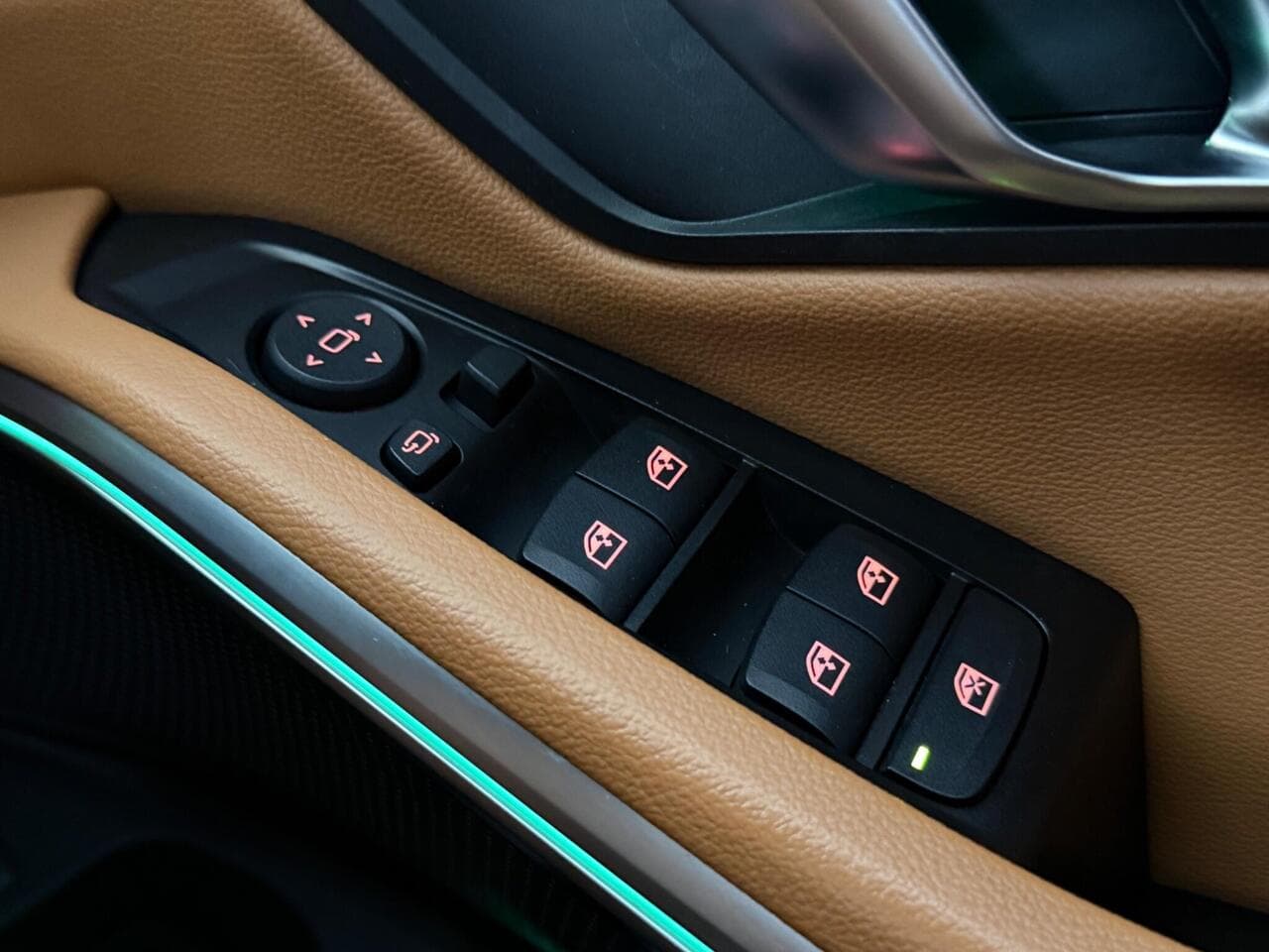 BMW 3 Series thumbnail Misc Controls