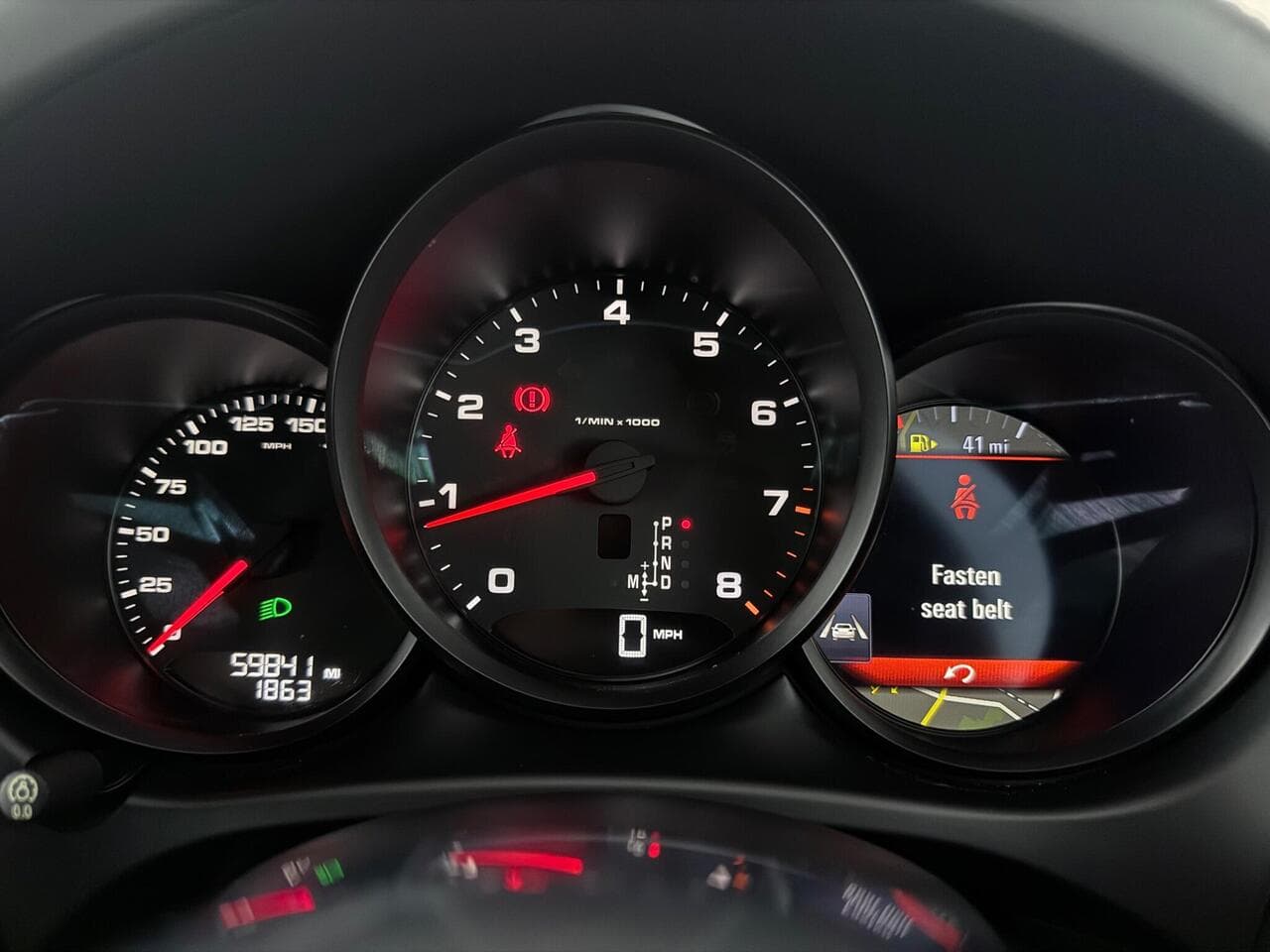 Porsche Macan thumbnail Driver Instruments
