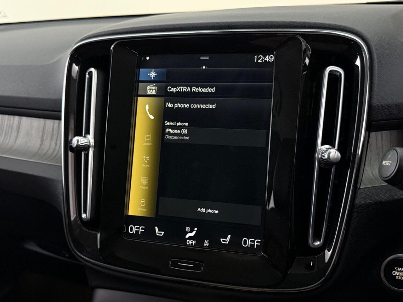 Volvo XC40 thumbnail Infotainment System