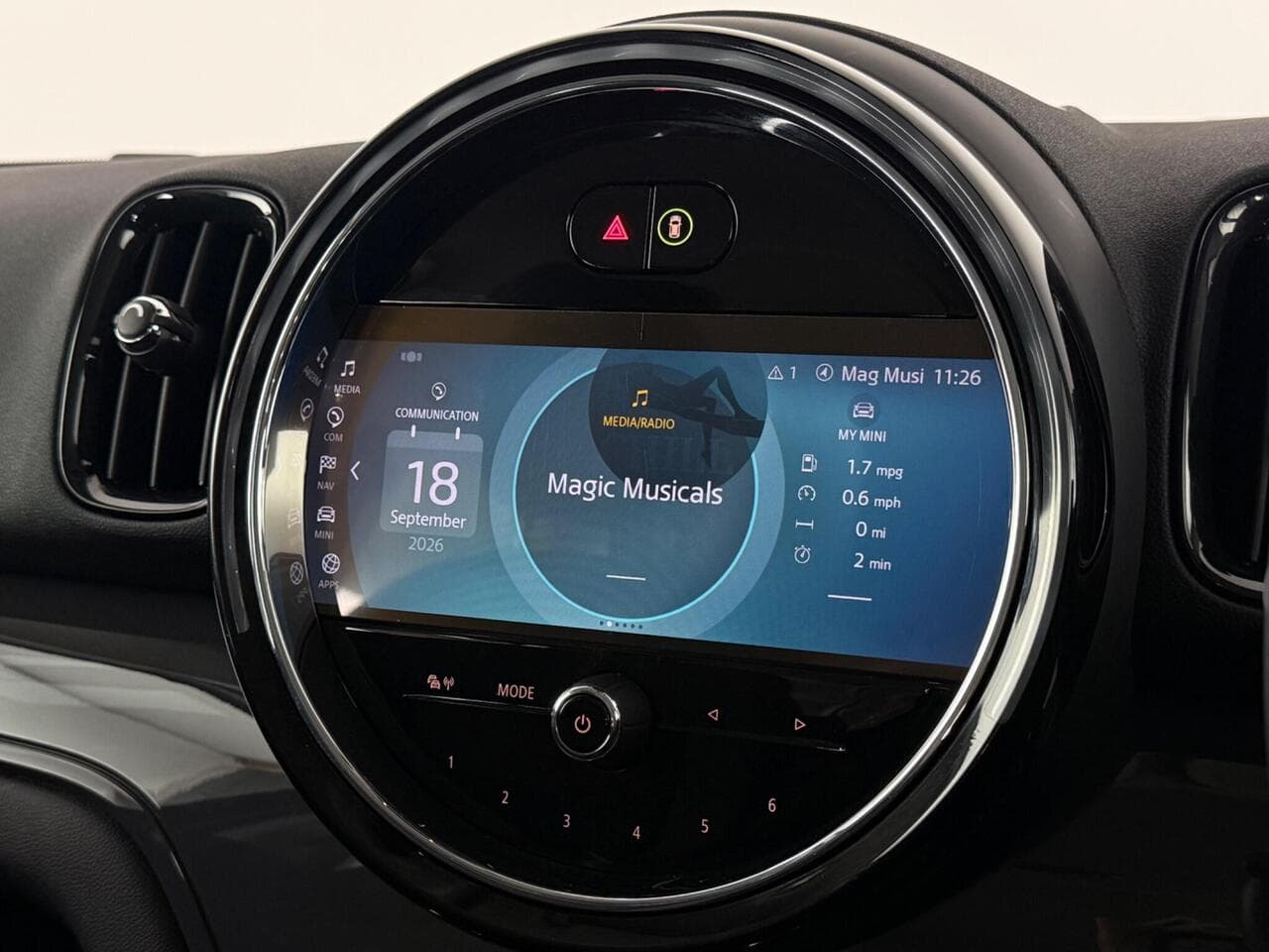 MINI Countryman thumbnail Infotainment System