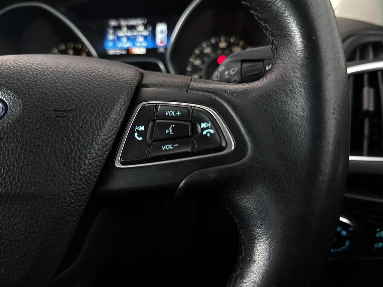 Ford Focus thumbnail Misc Controls