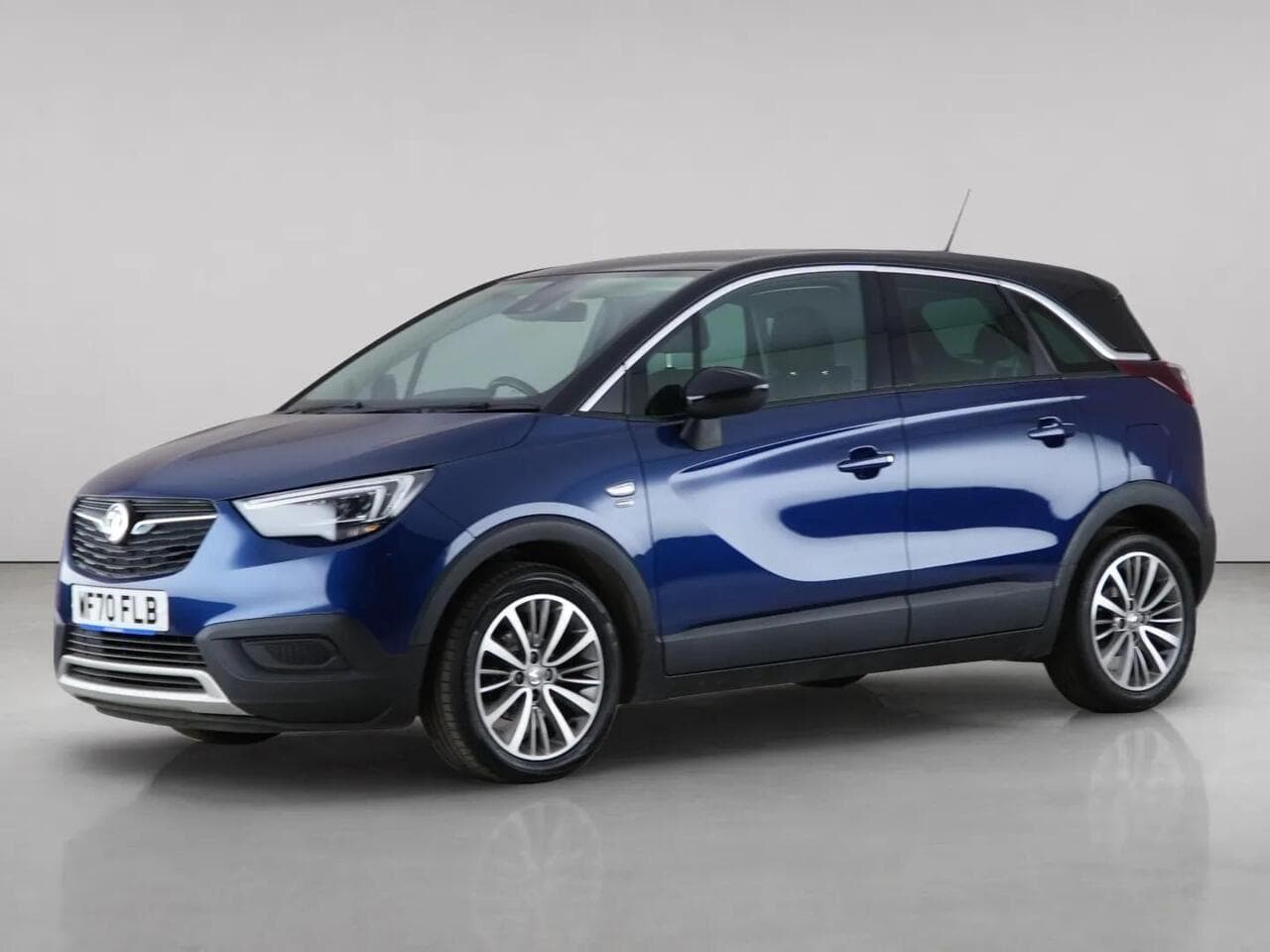 Vauxhall Crossland X thumbnail Front Left