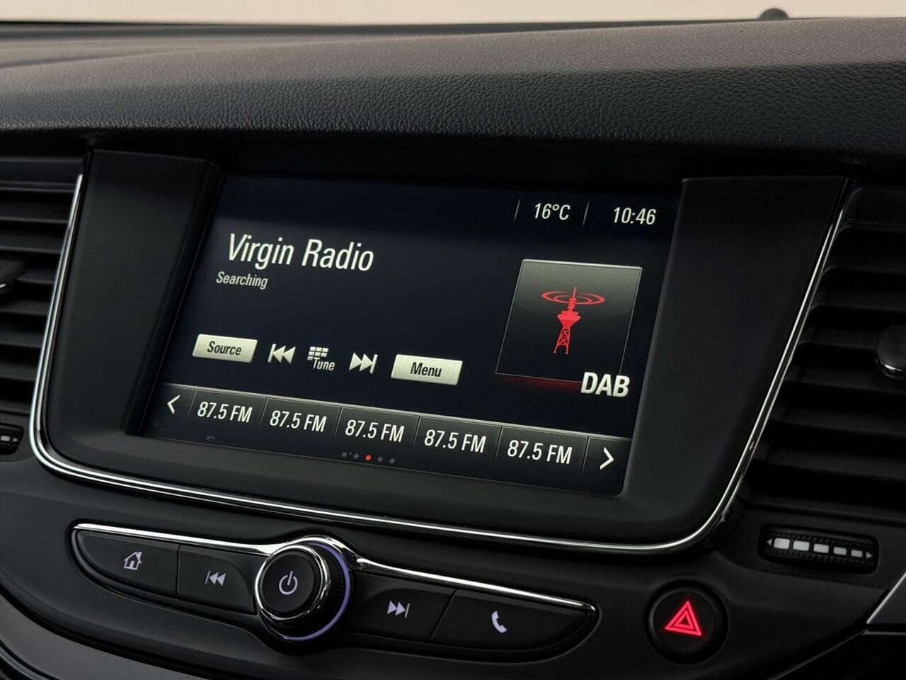 Vauxhall Astra thumbnail Infotainment System