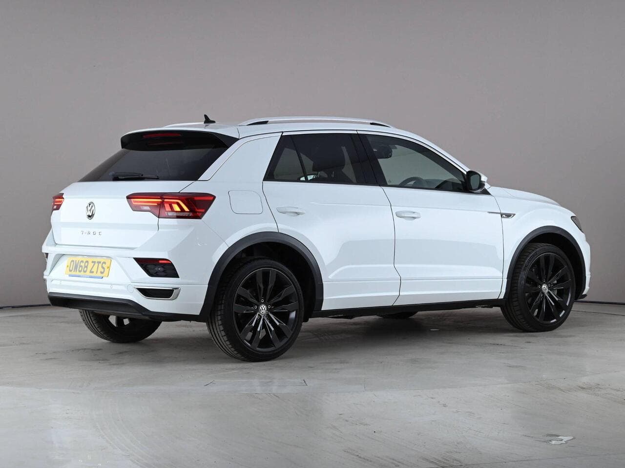 Volkswagen T-Roc thumbnail Rear Right