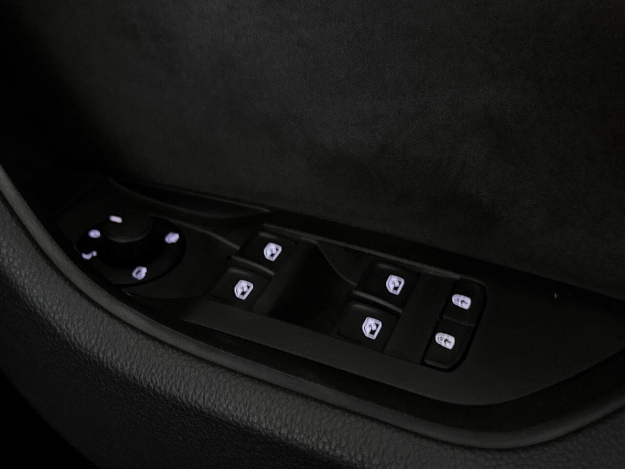 Skoda Superb thumbnail Misc Controls