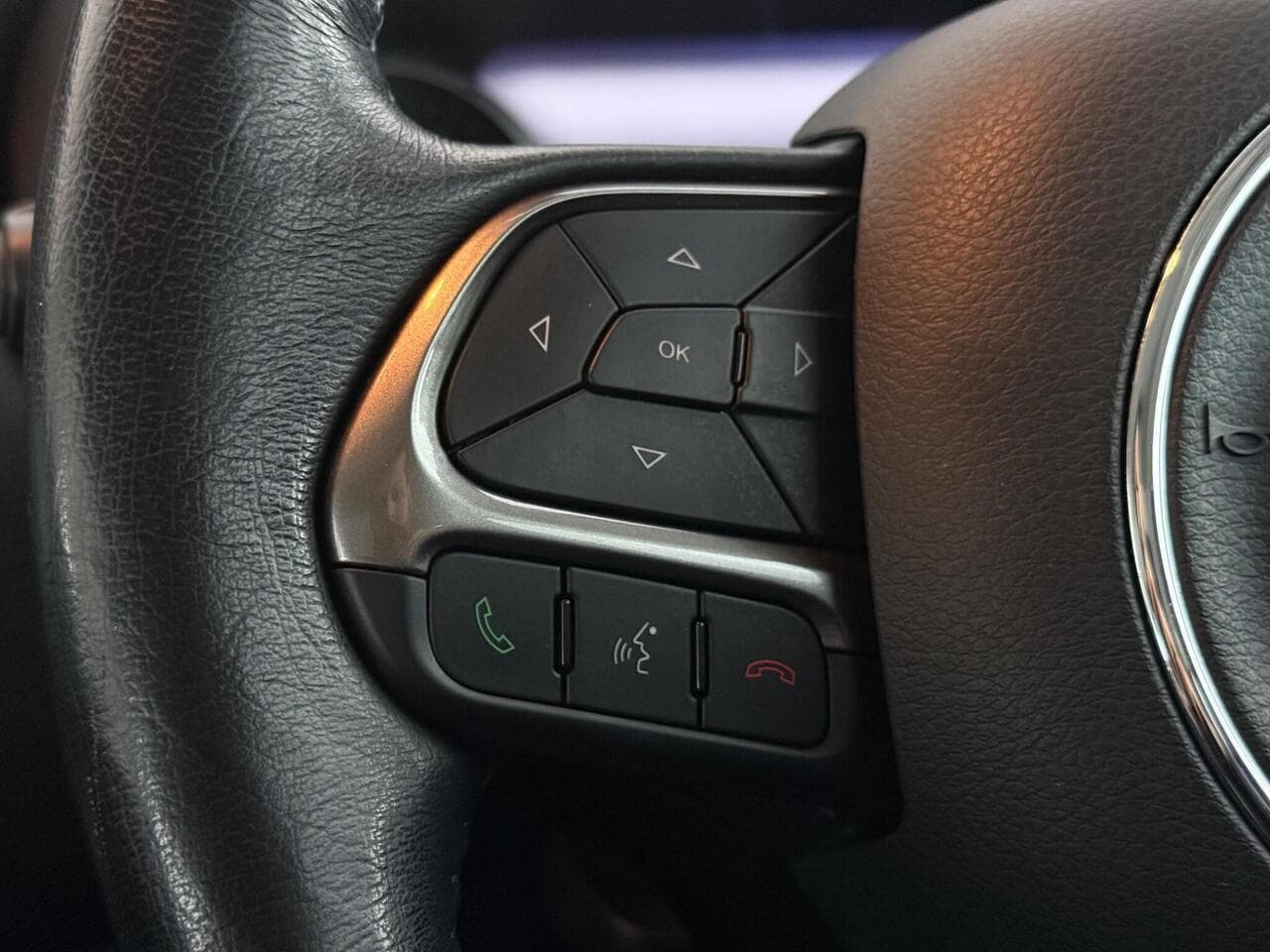 Jeep Renegade thumbnail Misc Controls