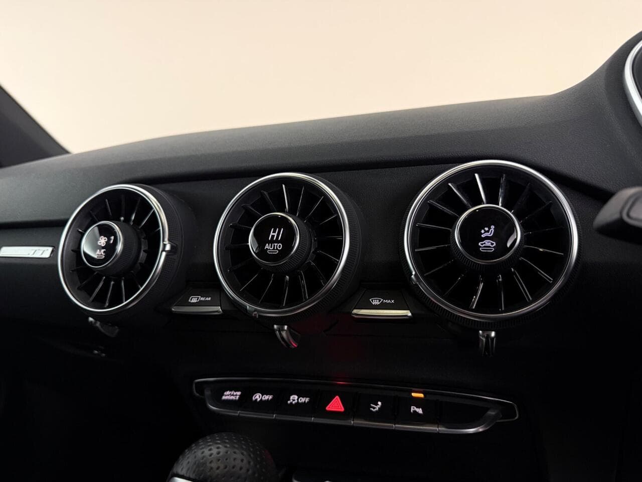 Audi TT thumbnail Interior Front