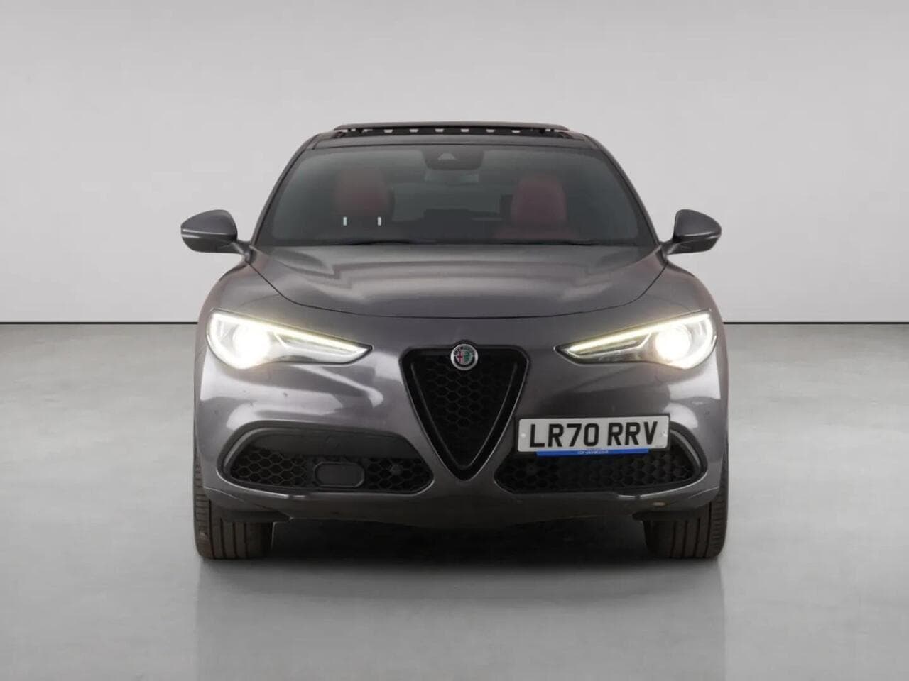 Alfa Romeo Stelvio thumbnail Front