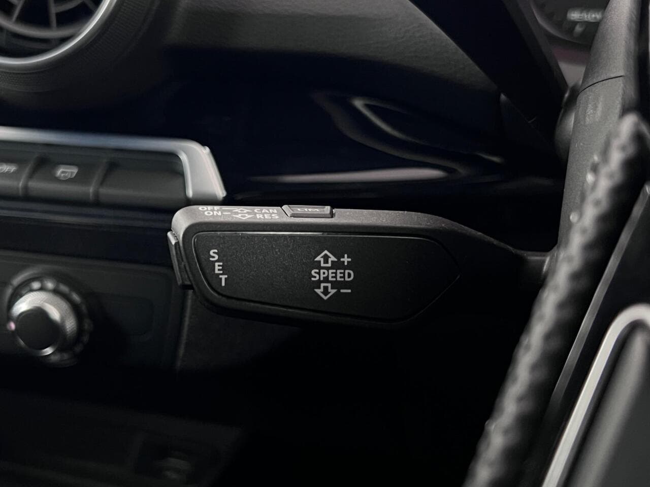Audi Q2 thumbnail Misc Controls