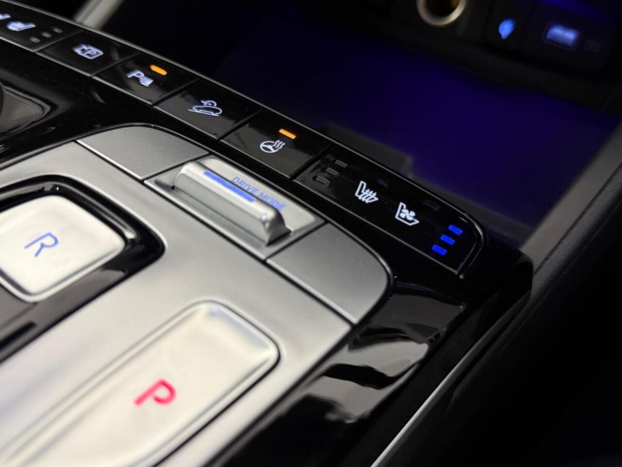 Hyundai TUCSON thumbnail Misc Controls