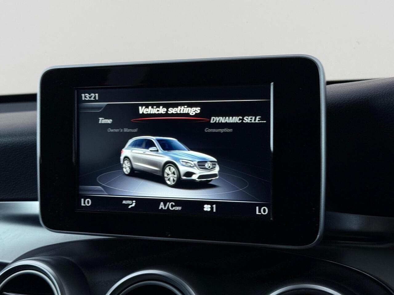 Mercedes-Benz GLC thumbnail Infotainment System