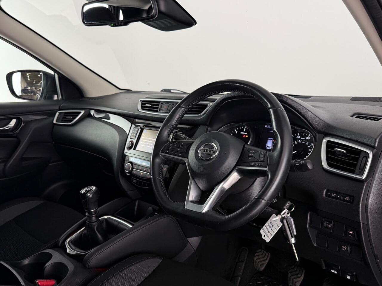 Nissan Qashqai thumbnail Interior Front