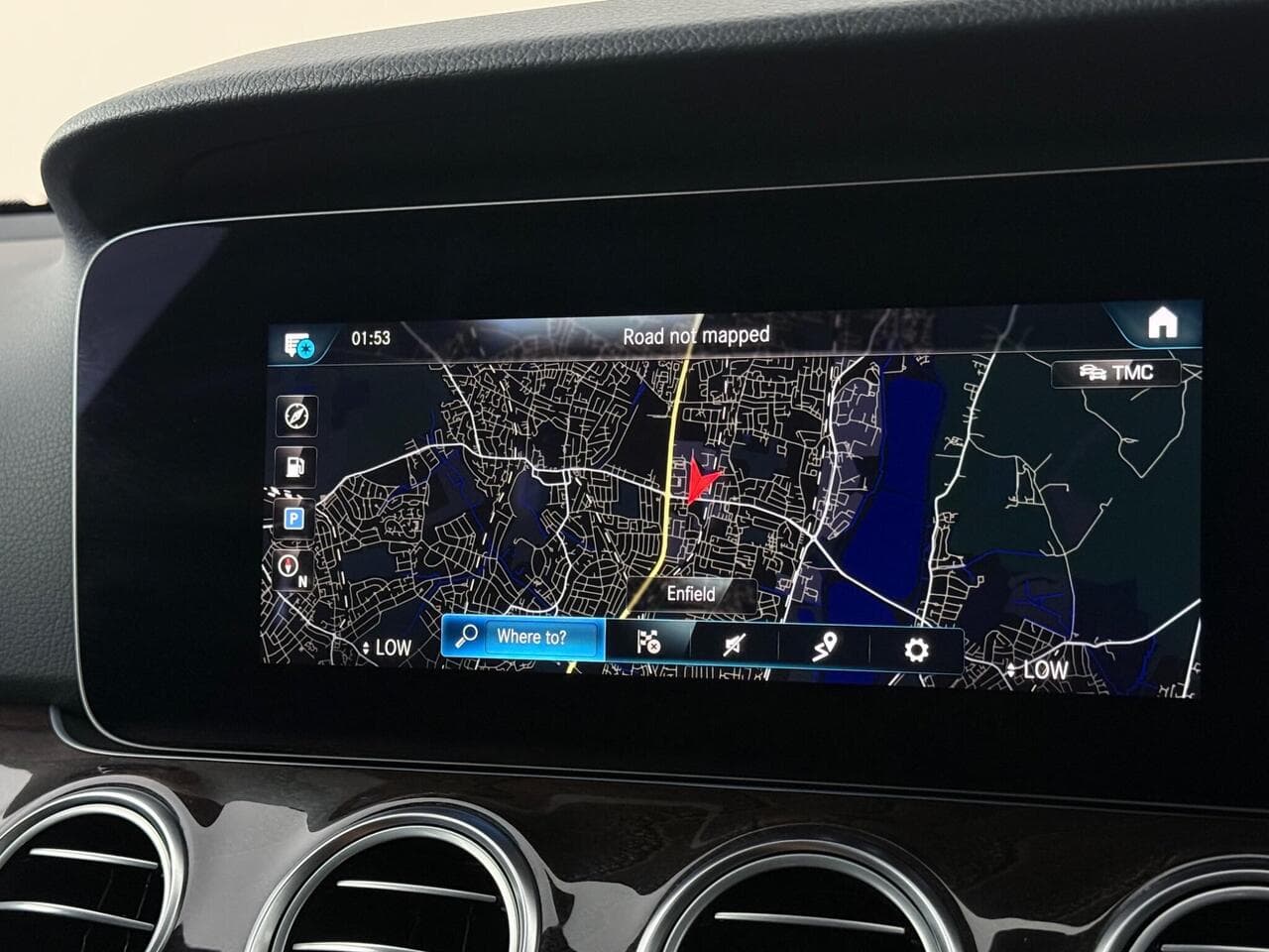 Mercedes-Benz E Class thumbnail Infotainment System
