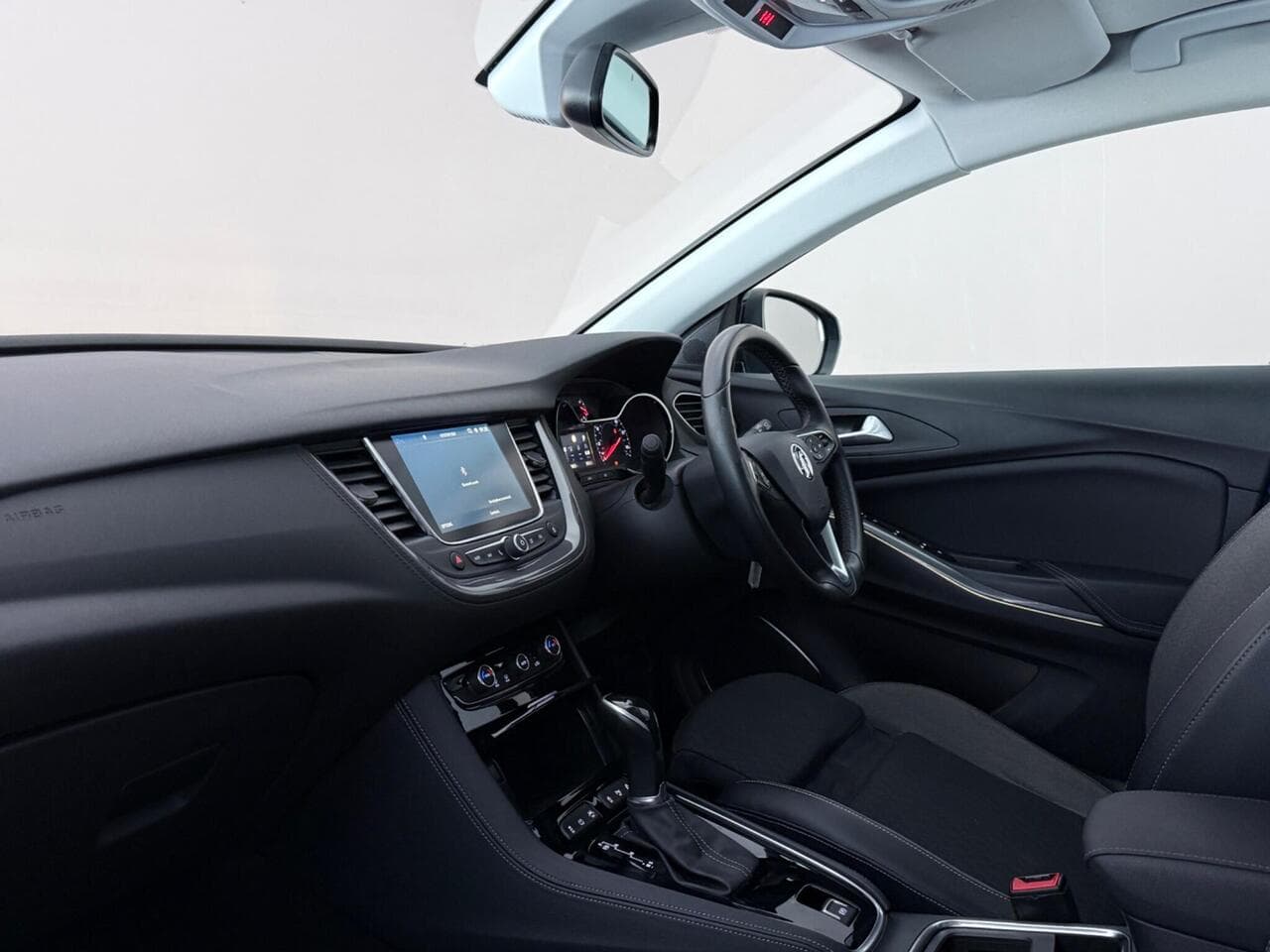 Vauxhall Grandland X thumbnail Interior Front
