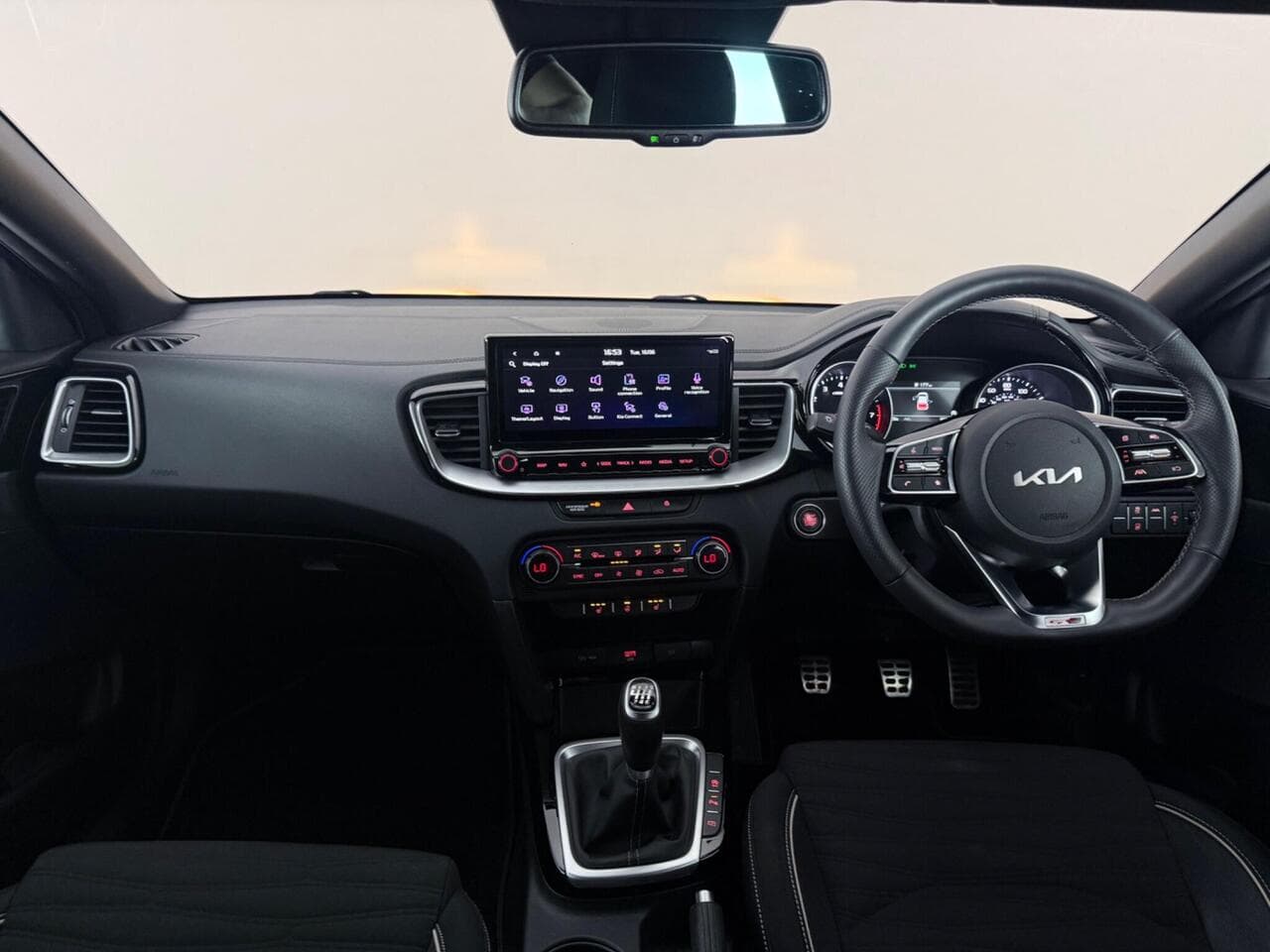Kia Ceed thumbnail Interior Front